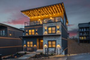 Luxury Cabin with Rooftop Lounge Views