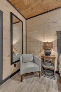 King Size Bedroom With Full-Size Mirror
